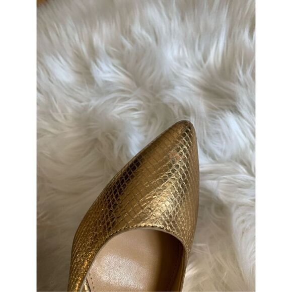 Michael Kors Claire Pumps gold Metallic Leather (Size 7.5 M / used) - Picture 7 of 10